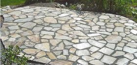Read more about the article How to Lay a Flagstone Patio